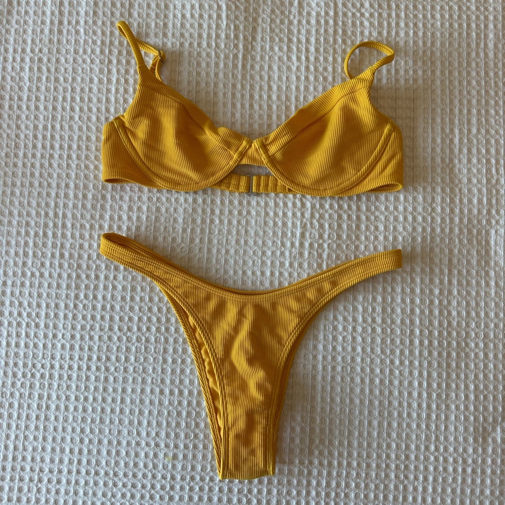 Abercrombie & Fitch Yellow Ribbed Two-Piece Bikini
